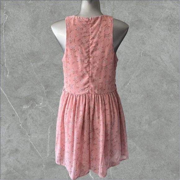✅She + Sky Rose Pink Floral Chiffon Wrap Romper - Picture 6 of 15